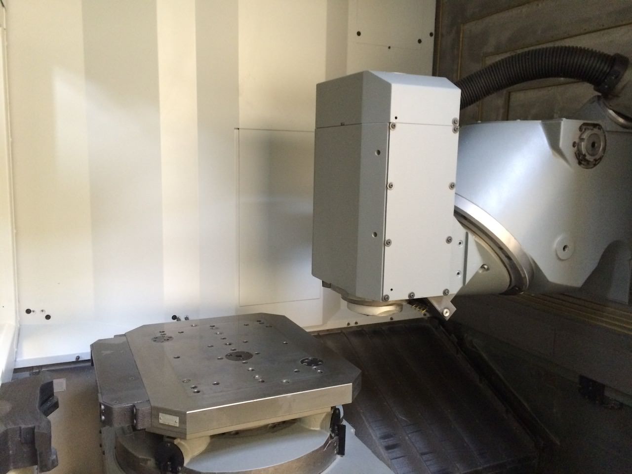 DECKEL MAHO DMC 60U  2000